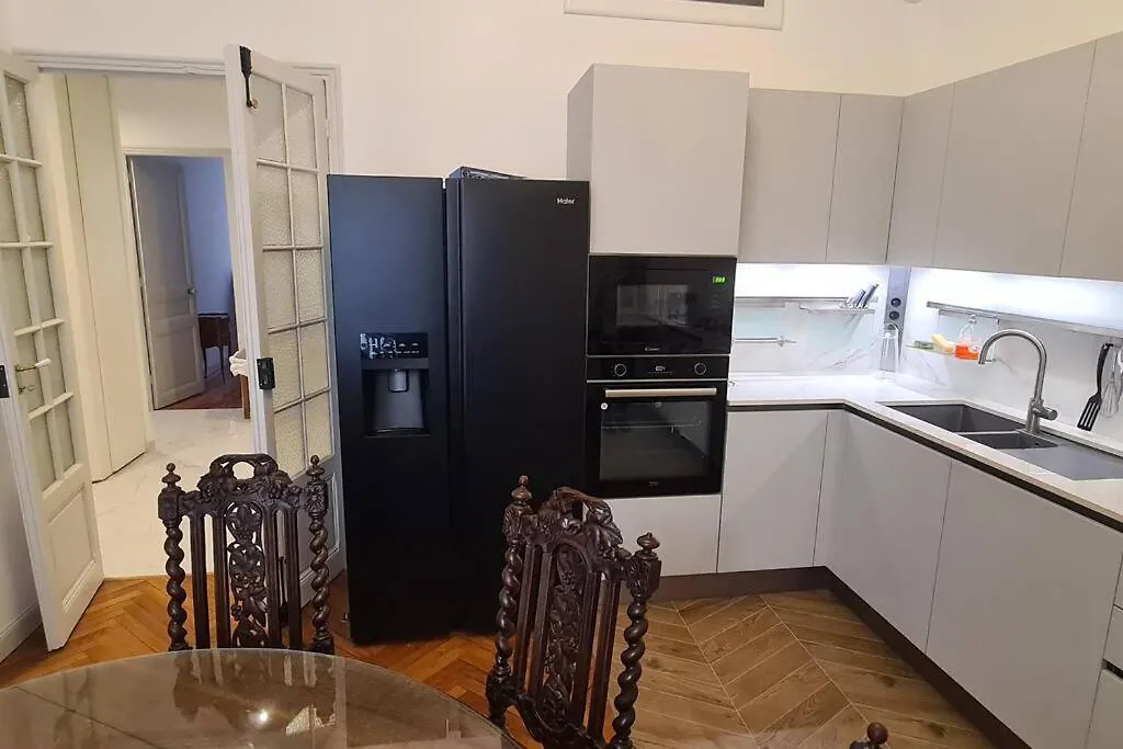 Superbe 4 Pieces 75 M Carres Pour 2 A 6 Personnes Centre Parking 3 Jours Minimum Appartement Nice 0*,  Frankrijk